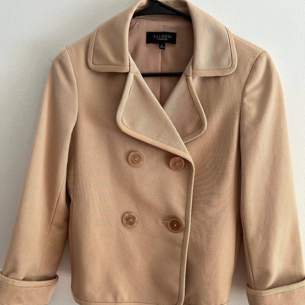 Tailored lined Talbots jacket great for fall with New Tag/Button.